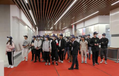 揚(yáng)大機(jī)械學(xué)院學(xué)子走進(jìn)揚(yáng)力，促進(jìn)產(chǎn)學(xué)研融合發(fā)展！